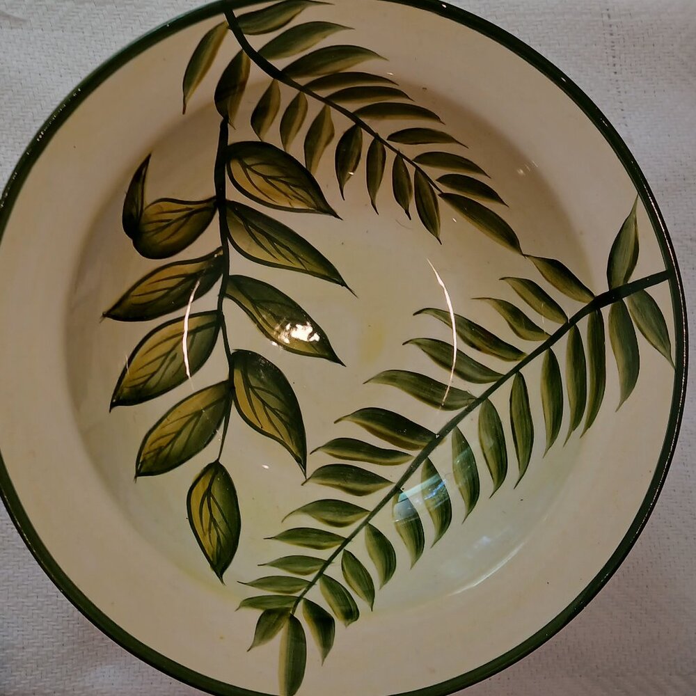 BLOCK Basics foliage dish with stand.
